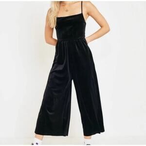 Urban Outfitters Emmavella Black Velvet Scoop Back Jumpsuit Wide Leg Med Strappy